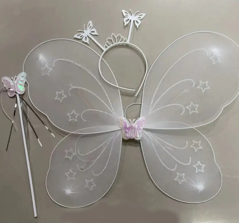 Beyaz Renk Kelebek Kanadı Tacı ve Sopası 50x37 cm Beyaz Renk Kelebek Kanadı Tacı ve Sopası 50x37 cm