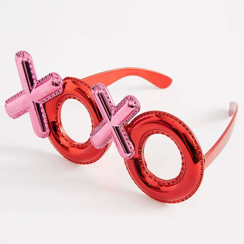 Kırmızı Renk Xoxo Yazılı Parti Gözlüğü 17x7 cm Kırmızı Renk Xoxo Yazılı Parti Gözlüğü 17x7 cm