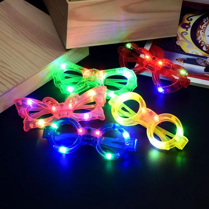Led Işıklı Karışık 6 Model Yanar Söner Parti Gözlüğü 12 Adet Led Işıklı Karışık 6 Model Yanar Söner Parti Gözlüğü 12 Adet