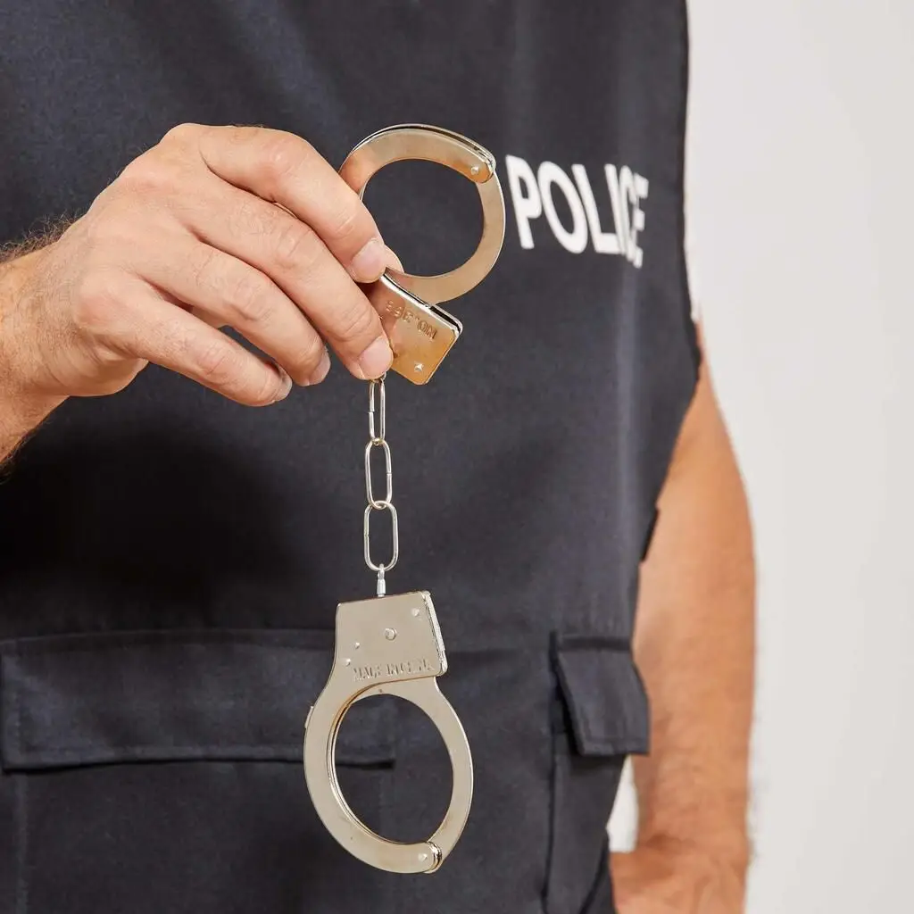 Metal Malzemeden İmal Anahtarlı Oyuncak Polis Kelepçesi Metal Malzemeden İmal Anahtarlı Oyuncak Polis Kelepçesi