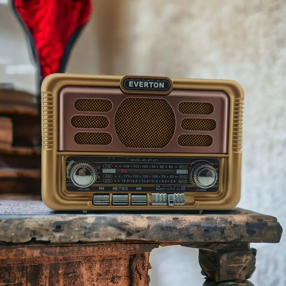 Nostaljik Görünümlü USB SD AUX Bluetooth Destekli Şarjlı Radyo RT-671 Nostaljik Görünümlü USB SD AUX Bluetooth Destekli Şarjlı Radyo RT-671